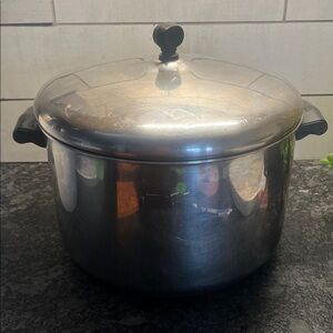 8 qt Farberware Stainless Steel Stock Pot with Lid. Ex. Condition